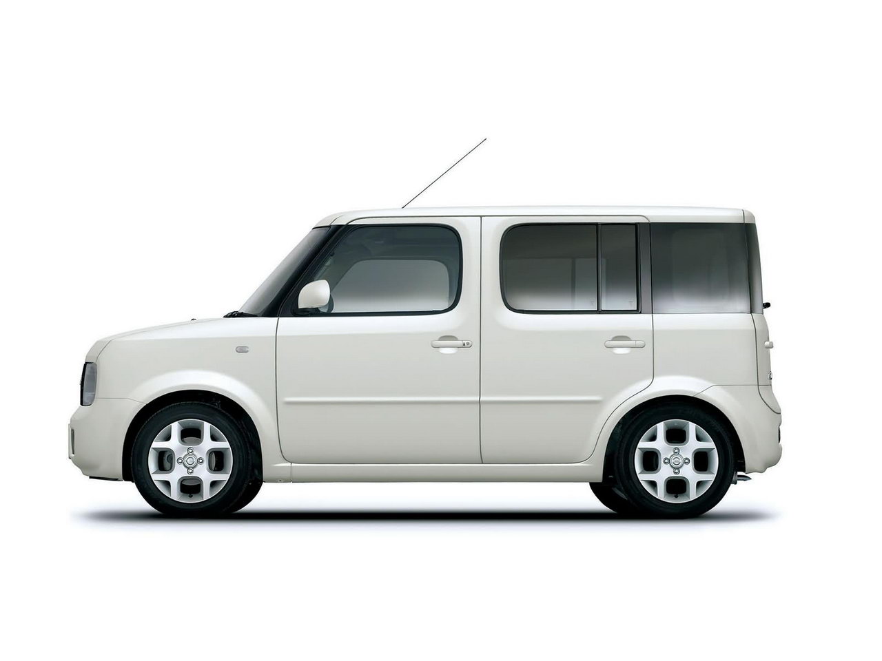 Nissan Cube 2003 018.jpg